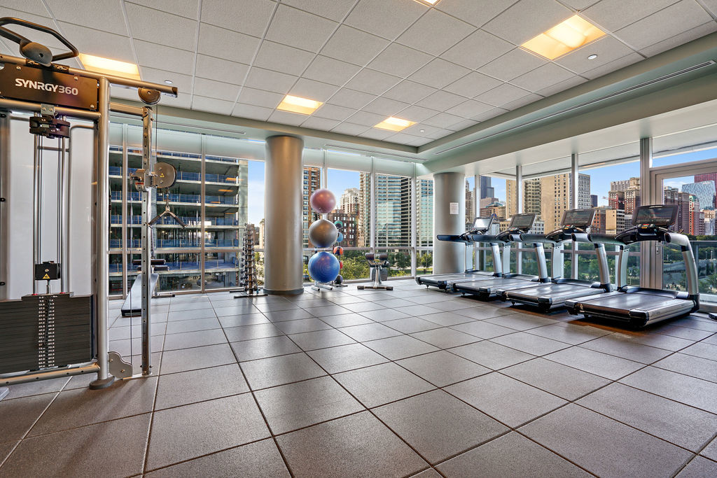 1201 S Prairie Avenue Unit: 701