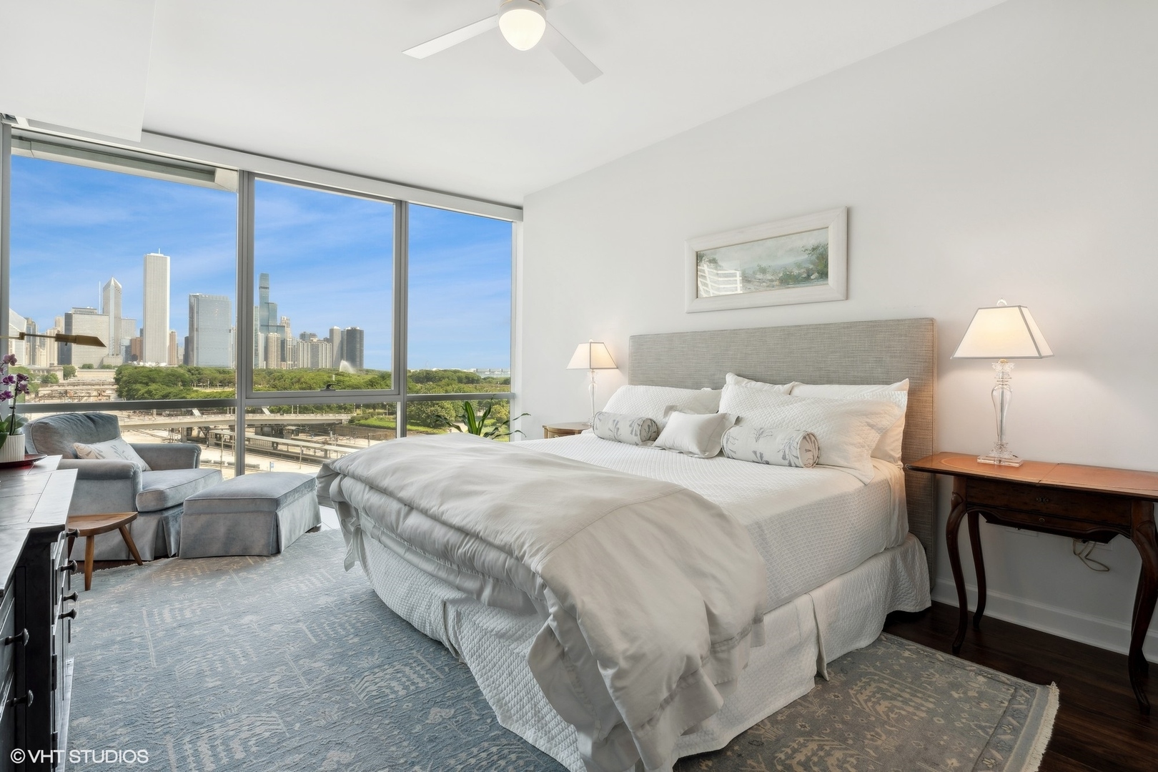 1201 S Prairie Avenue Unit: 701