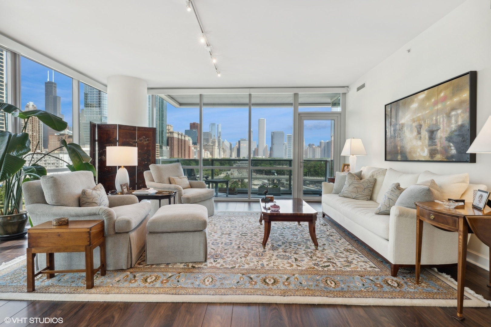 1201 S Prairie Avenue Unit: 701