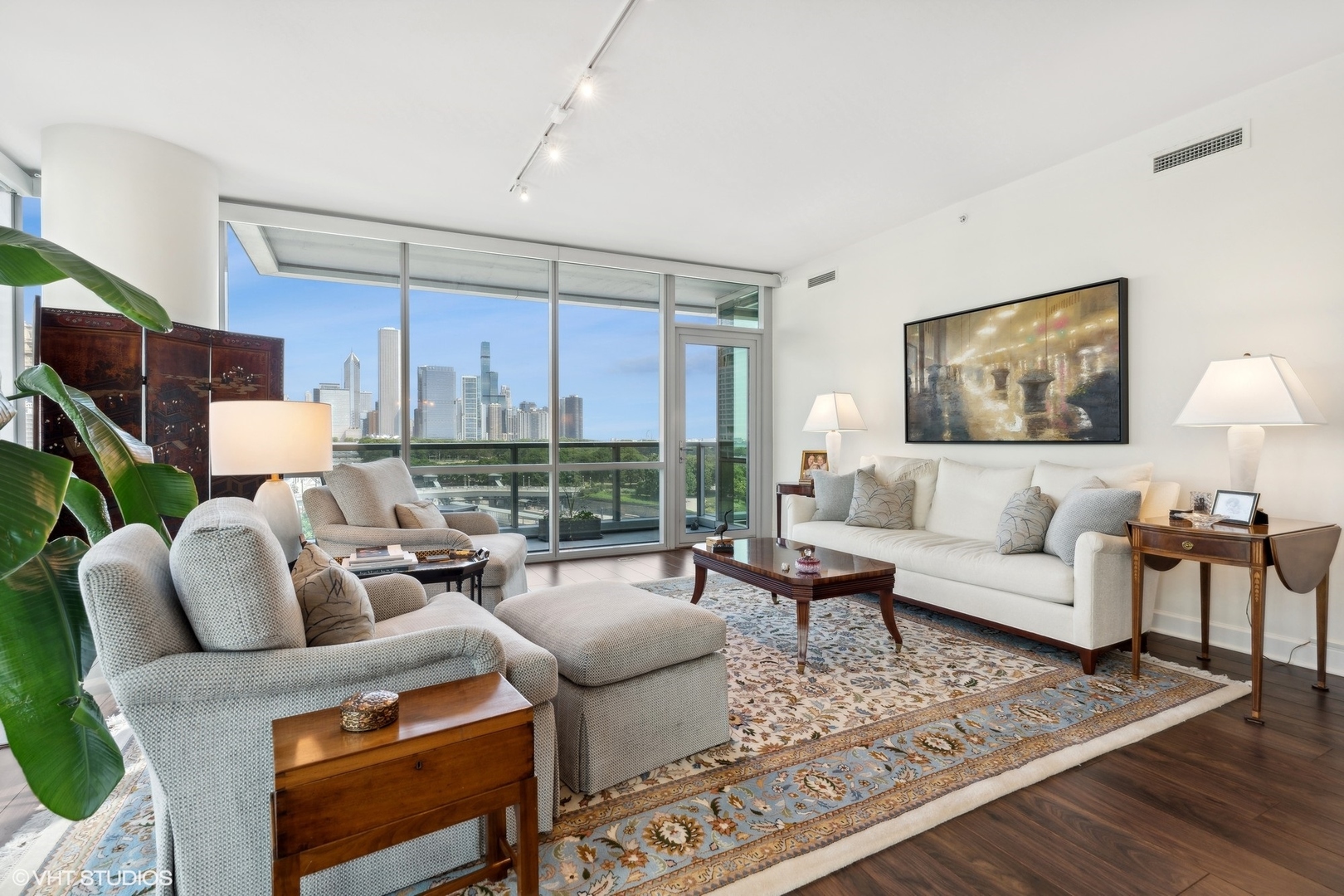 1201 S Prairie Avenue Unit: 701