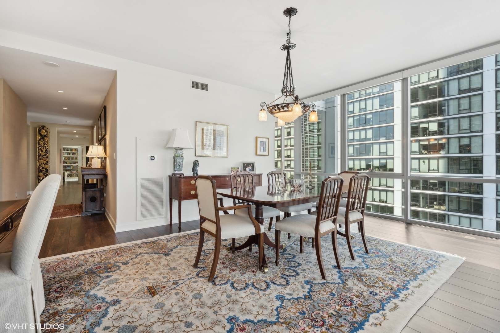1201 S Prairie Avenue Unit: 701