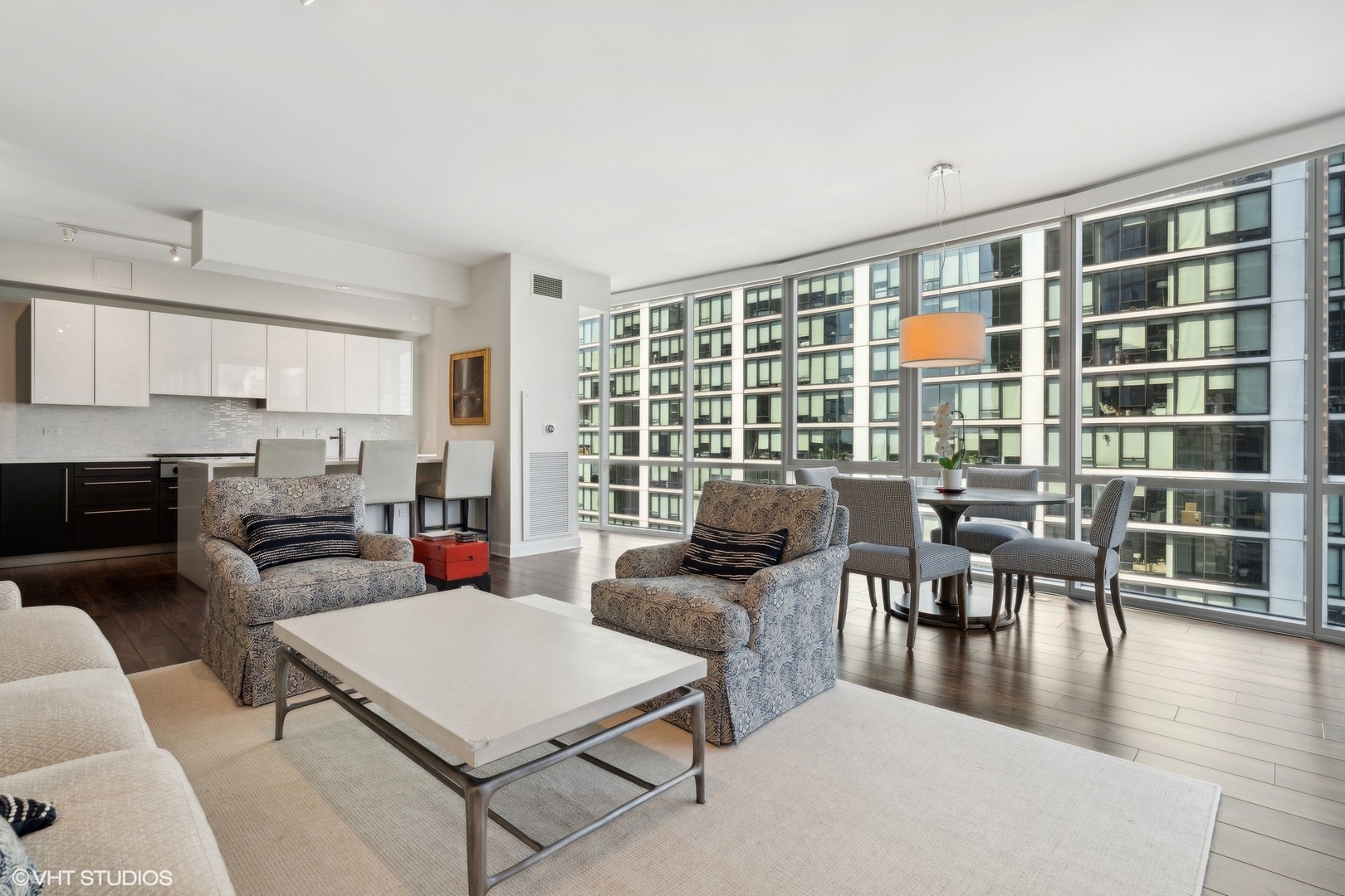 1201 S Prairie Avenue Unit: 701