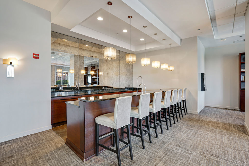 1201 S Prairie Avenue Unit: 701