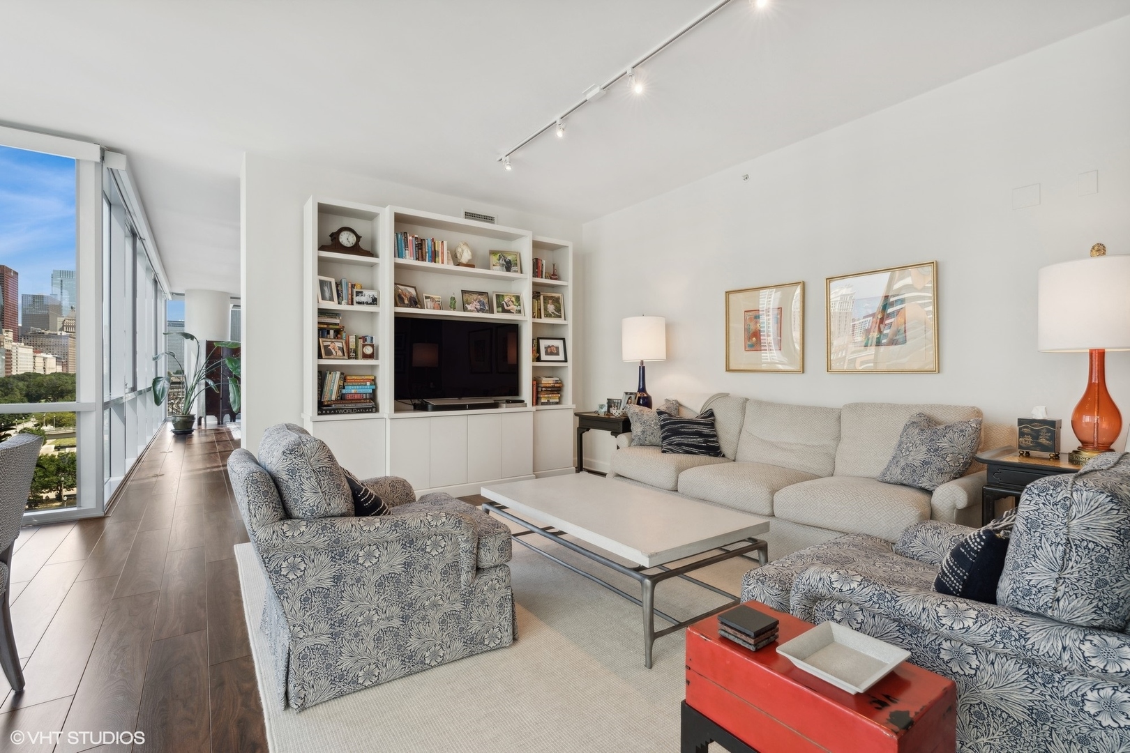 1201 S Prairie Avenue Unit: 701