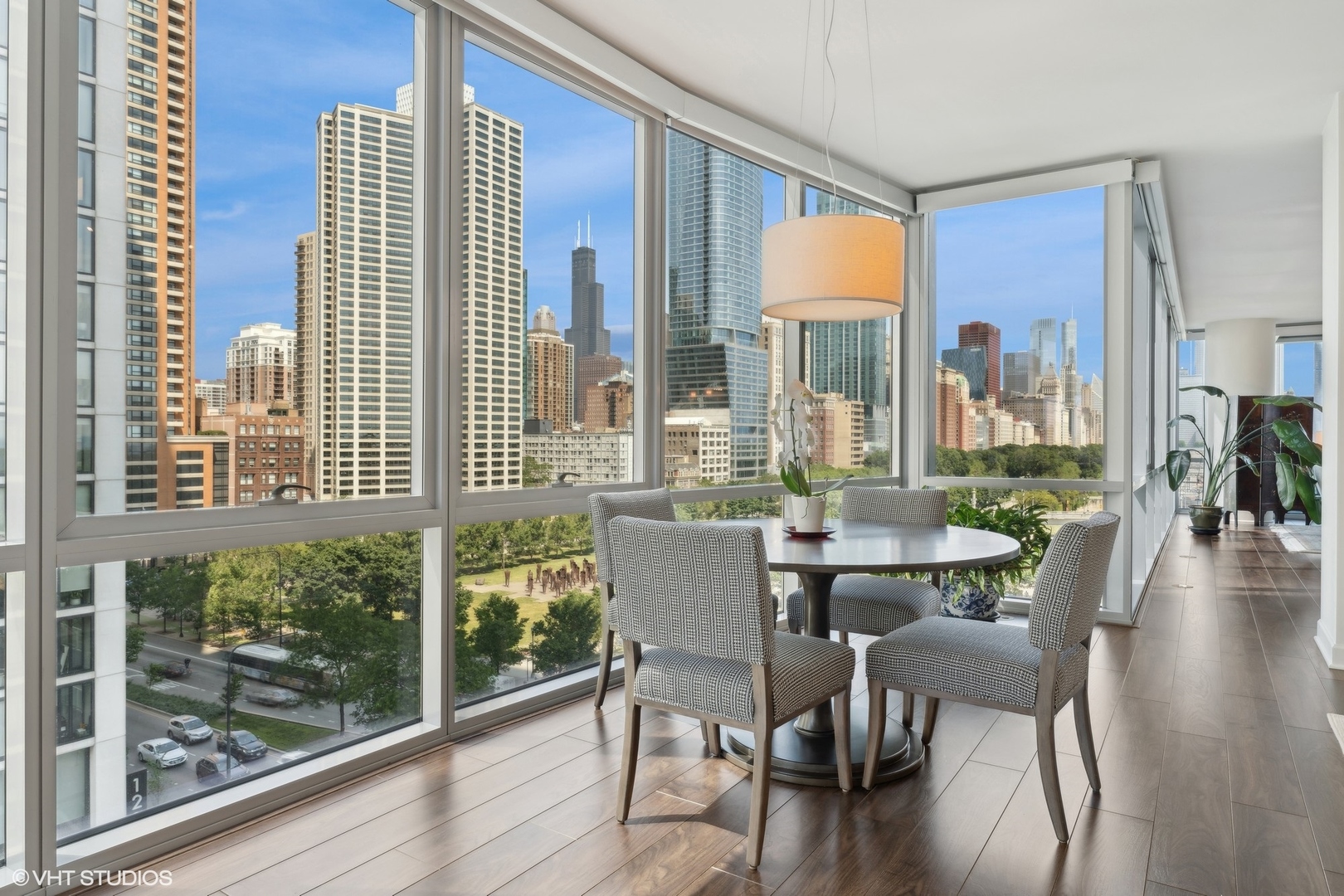 1201 S Prairie Avenue Unit: 701