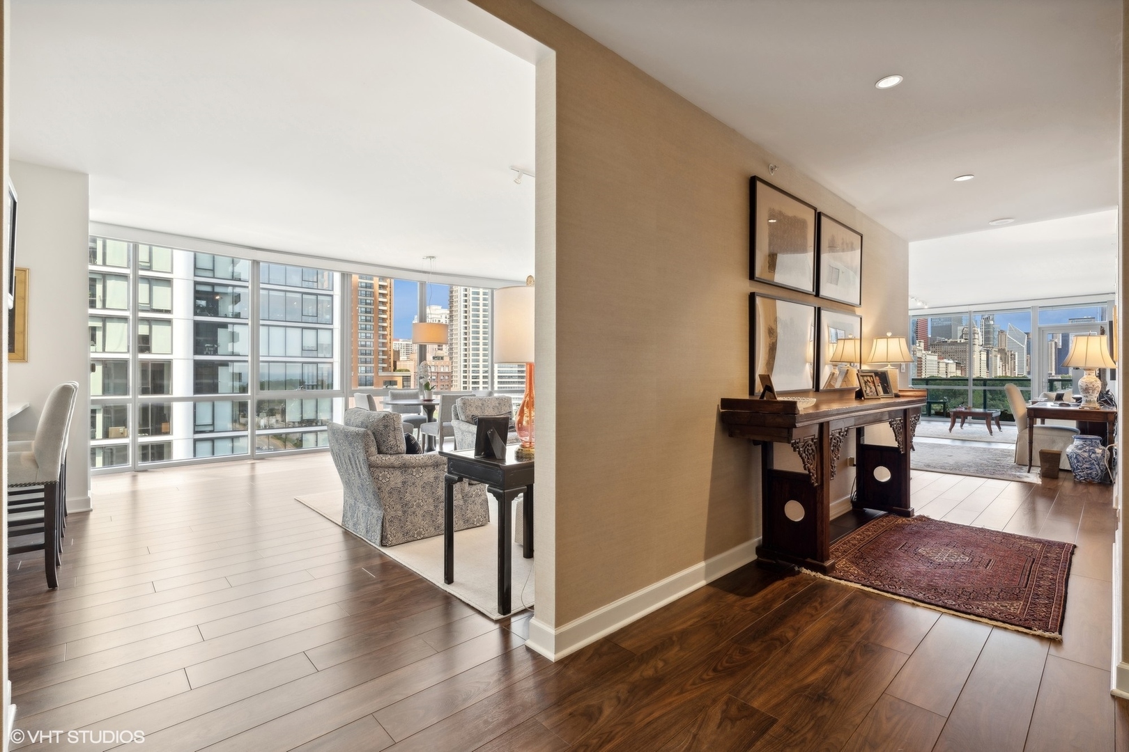1201 S Prairie Avenue Unit: 701