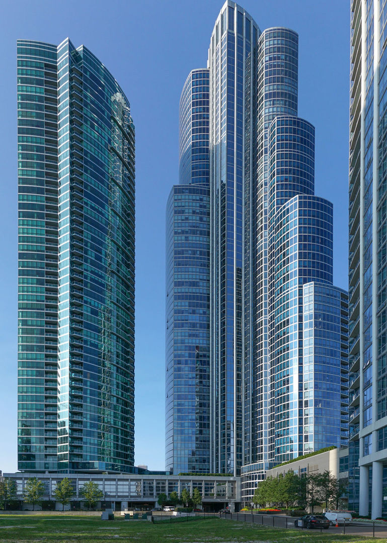 1201 S Prairie Avenue Unit: 701