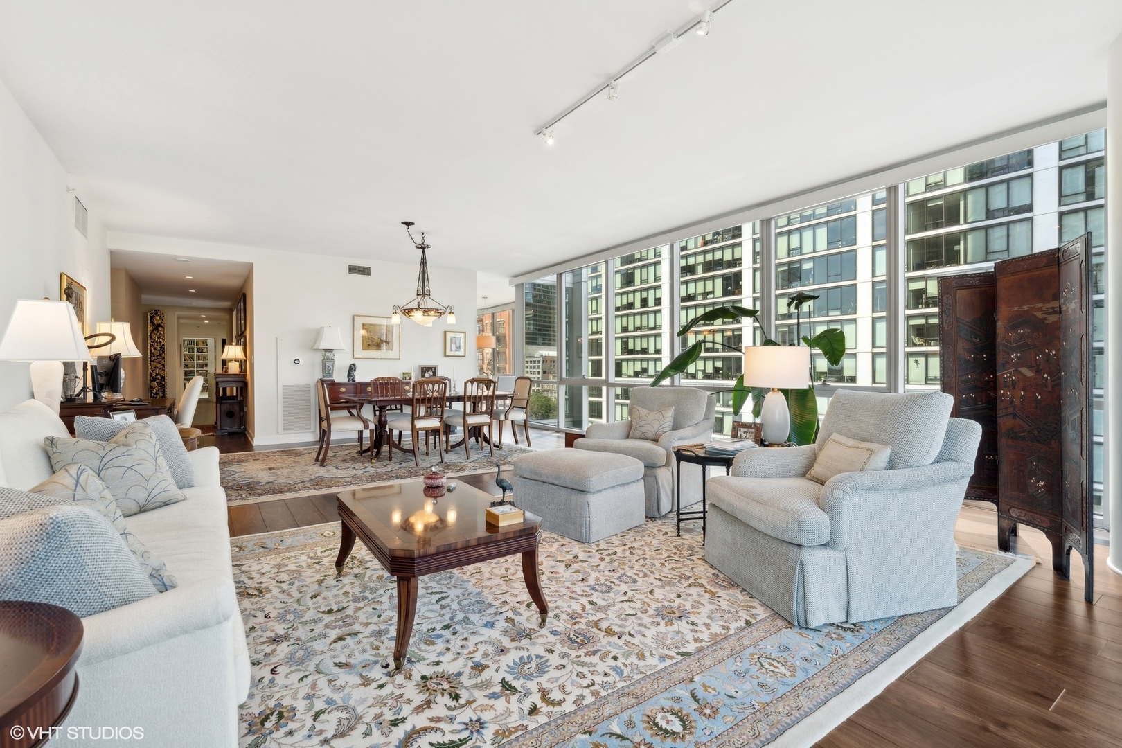 1201 S Prairie Avenue Unit: 701