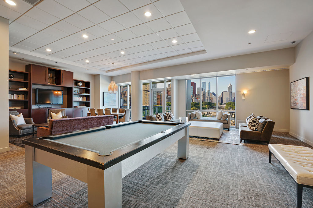 1201 S Prairie Avenue Unit: 701