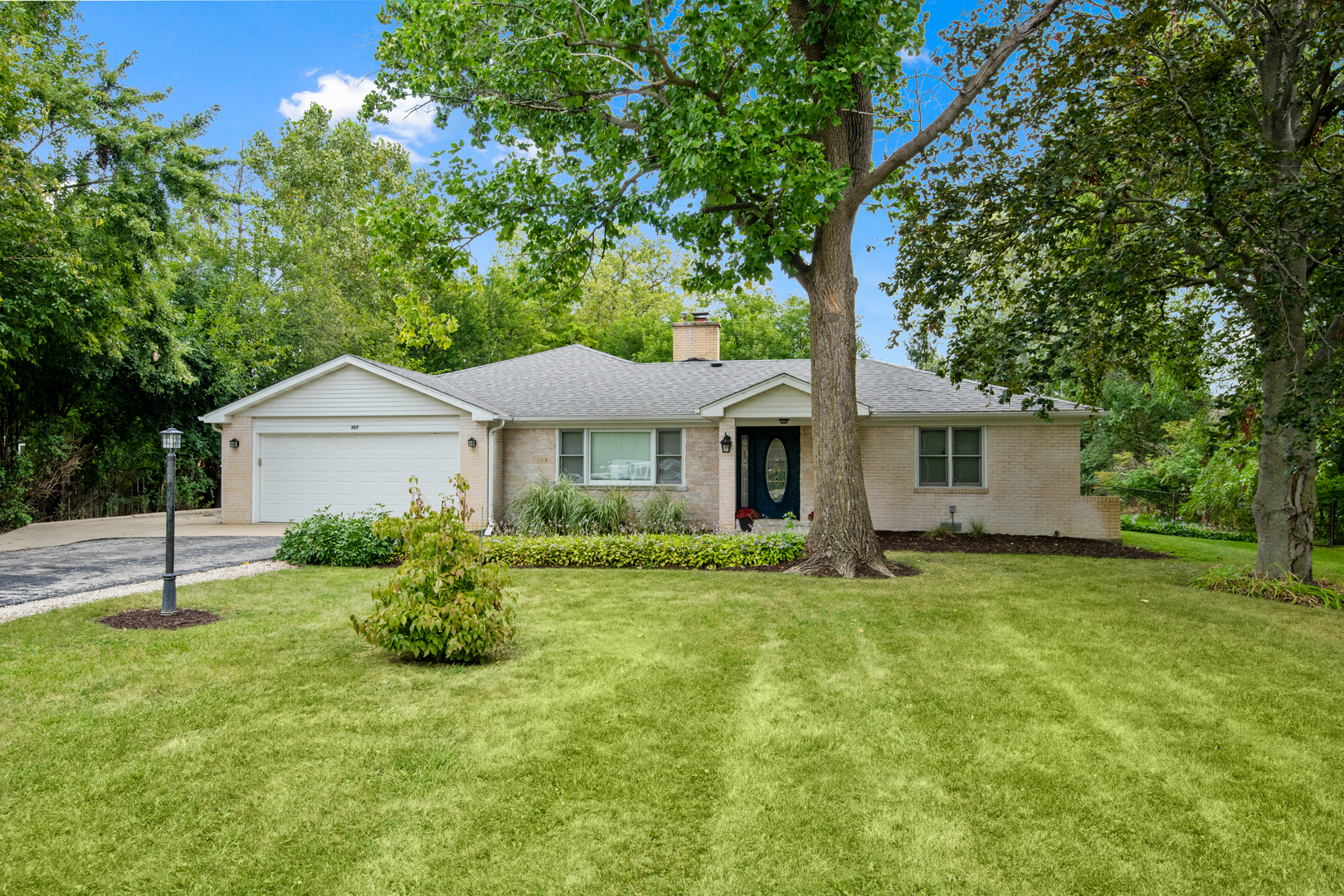 307 N Schoenbeck Road