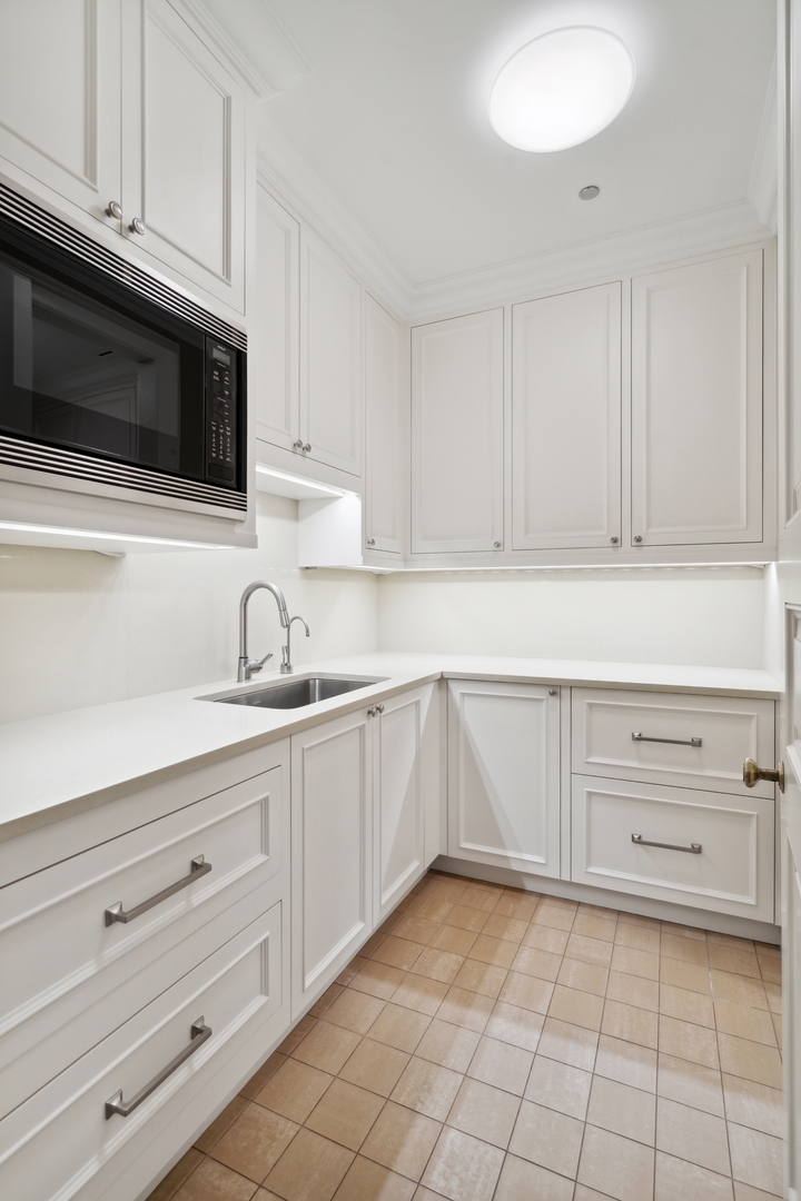 310 S Michigan Avenue Unit: 2502