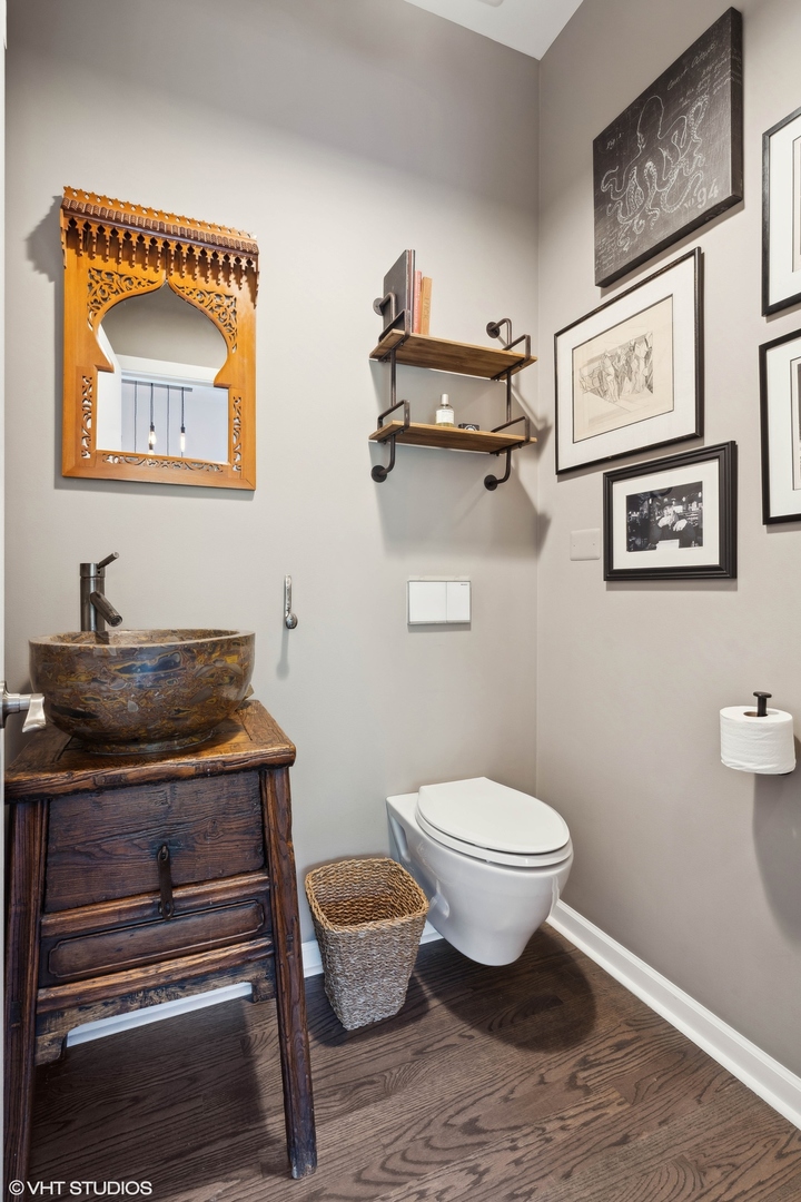 1346 W Augusta Boulevard Unit: 3