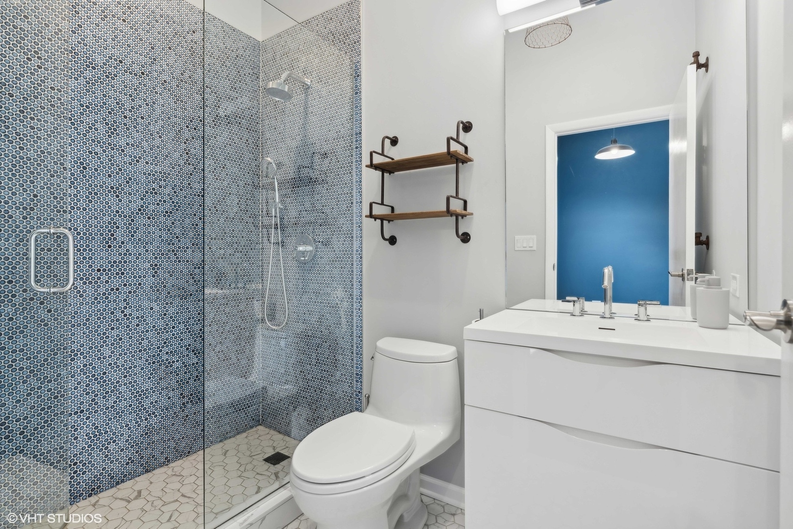 1346 W Augusta Boulevard Unit: 3
