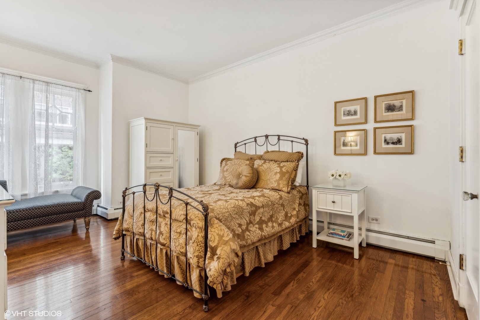 10 E SCHILLER Street Unit: 1E