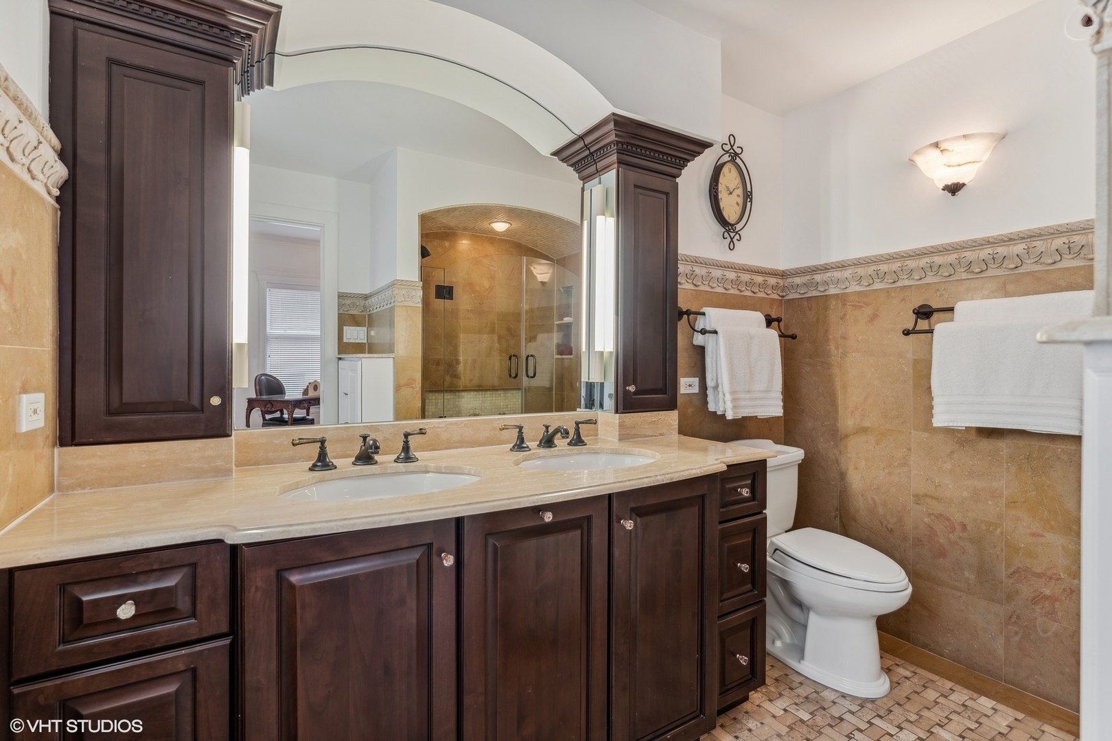 10 E SCHILLER Street Unit: 1E