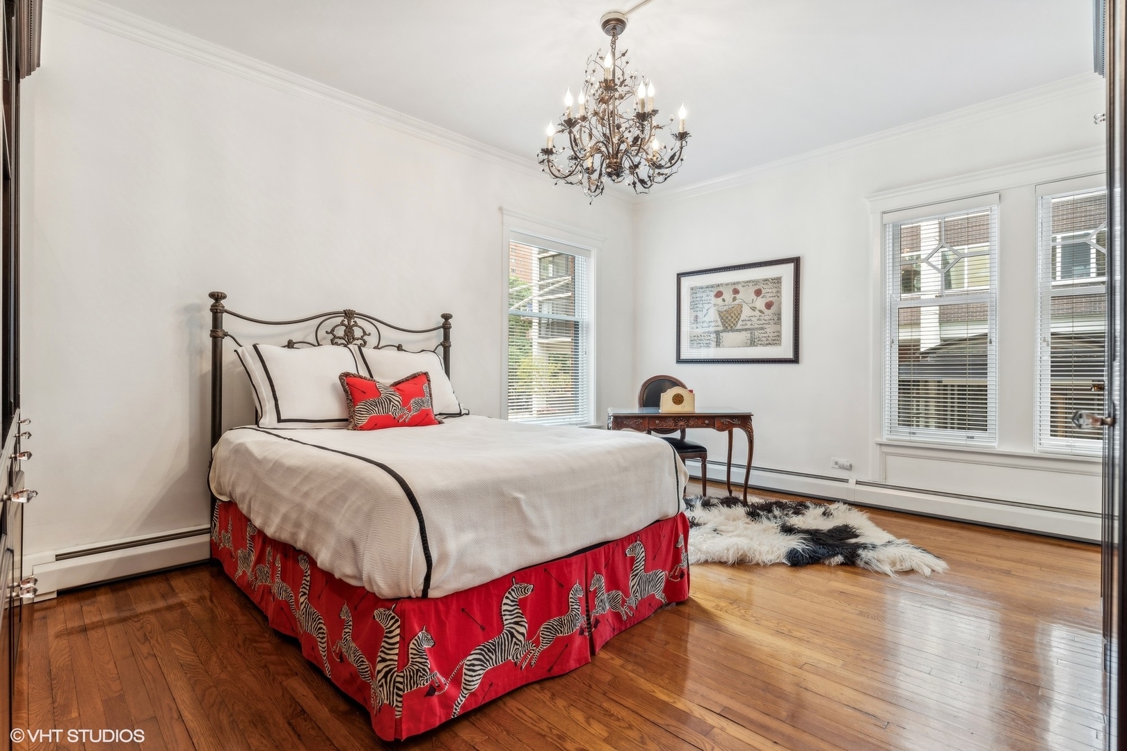 10 E SCHILLER Street Unit: 1E