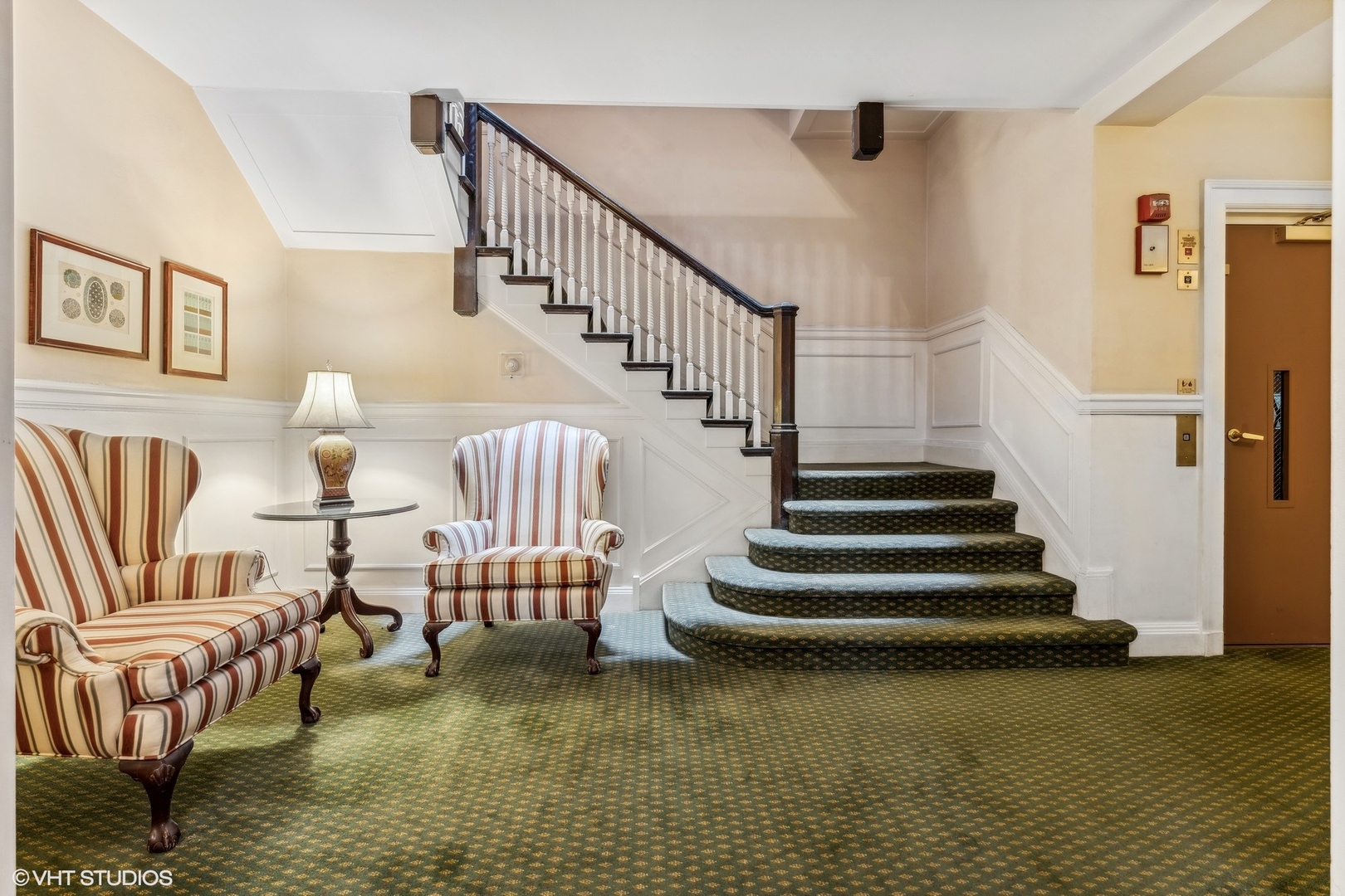 10 E SCHILLER Street Unit: 1E