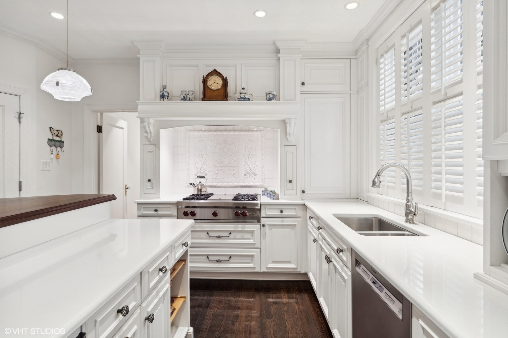 10 E SCHILLER Street Unit: 1E