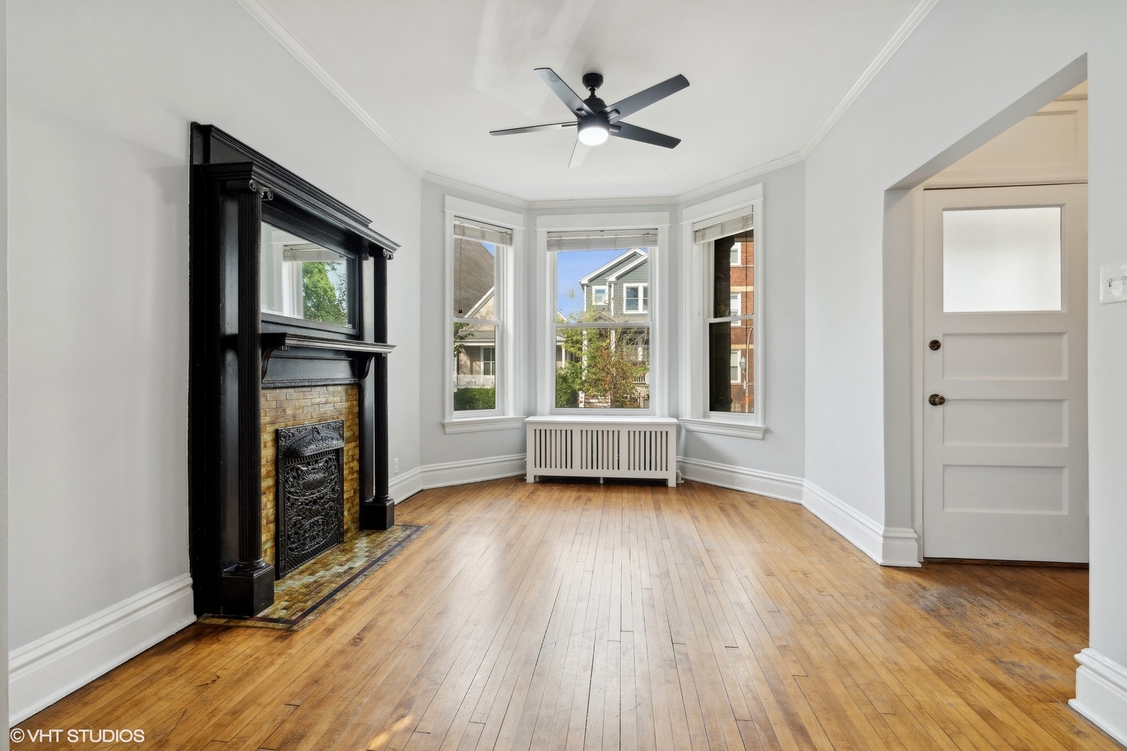 3655 N Hermitage Avenue Unit: 1