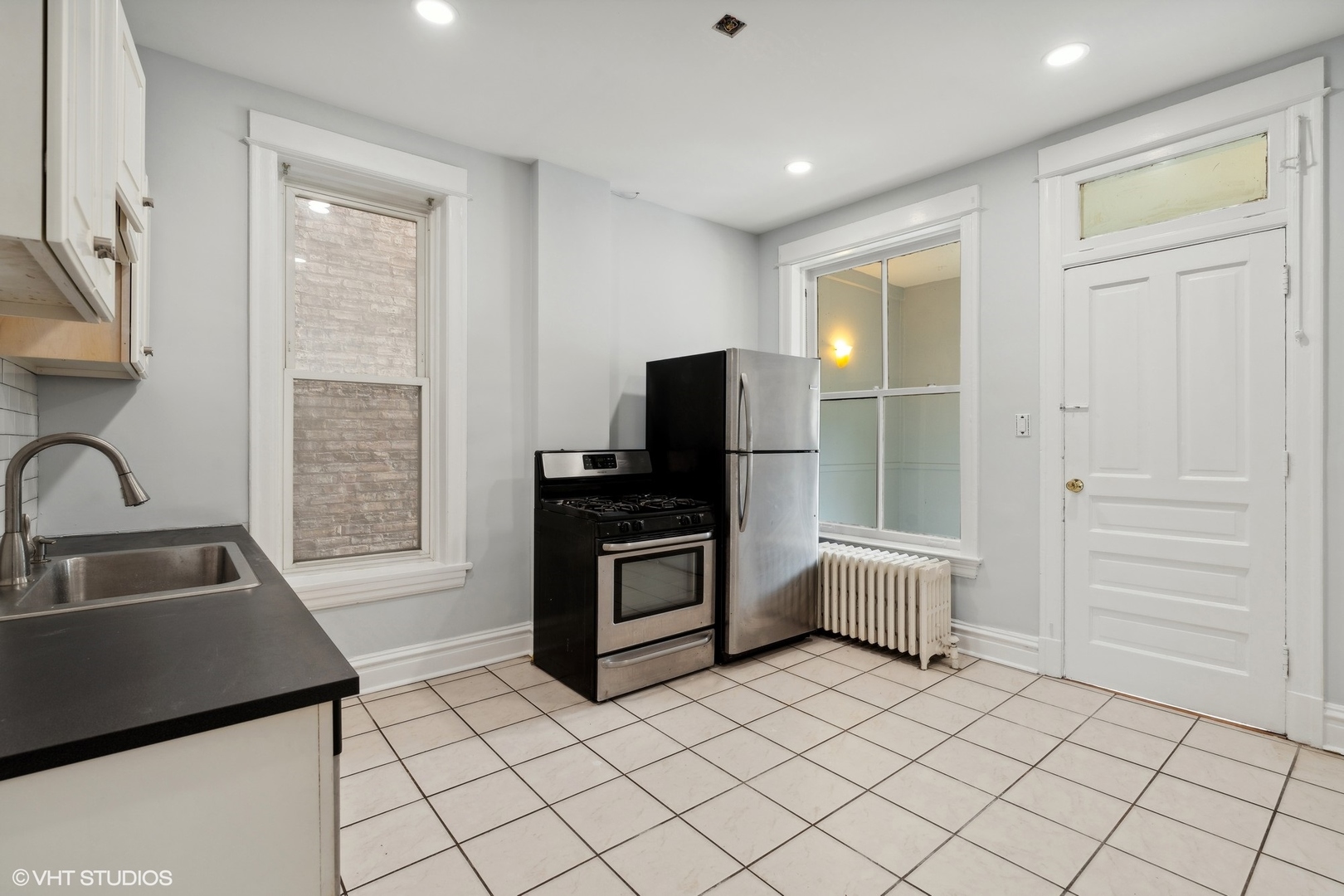 3655 N Hermitage Avenue Unit: 1