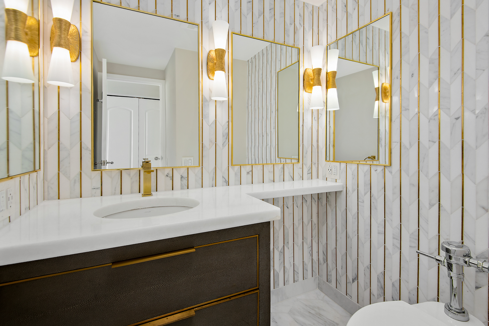 1300 N LAKE SHORE Drive Unit: 5D