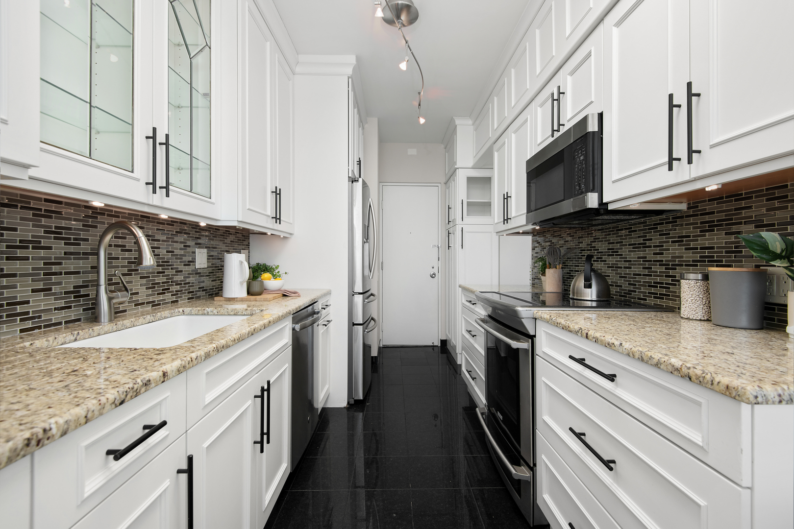 1300 N LAKE SHORE Drive Unit: 5D