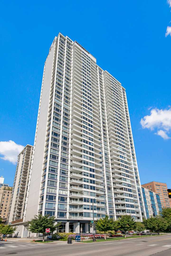 1300 N LAKE SHORE Drive Unit: 5D