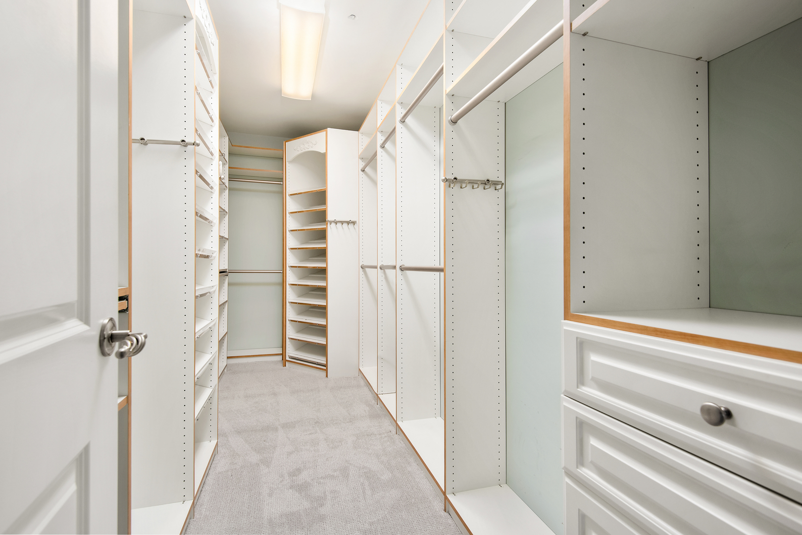 1300 N LAKE SHORE Drive Unit: 5D