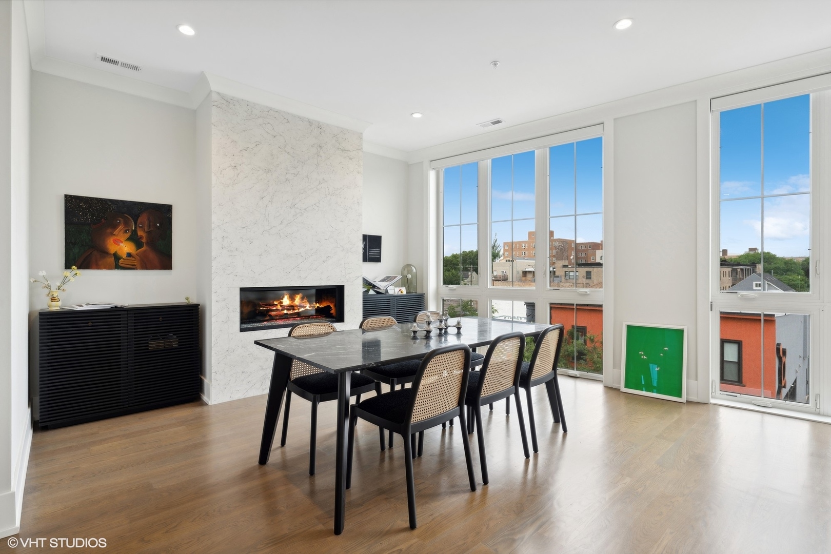 5015 N CLARK Street Unit: 301