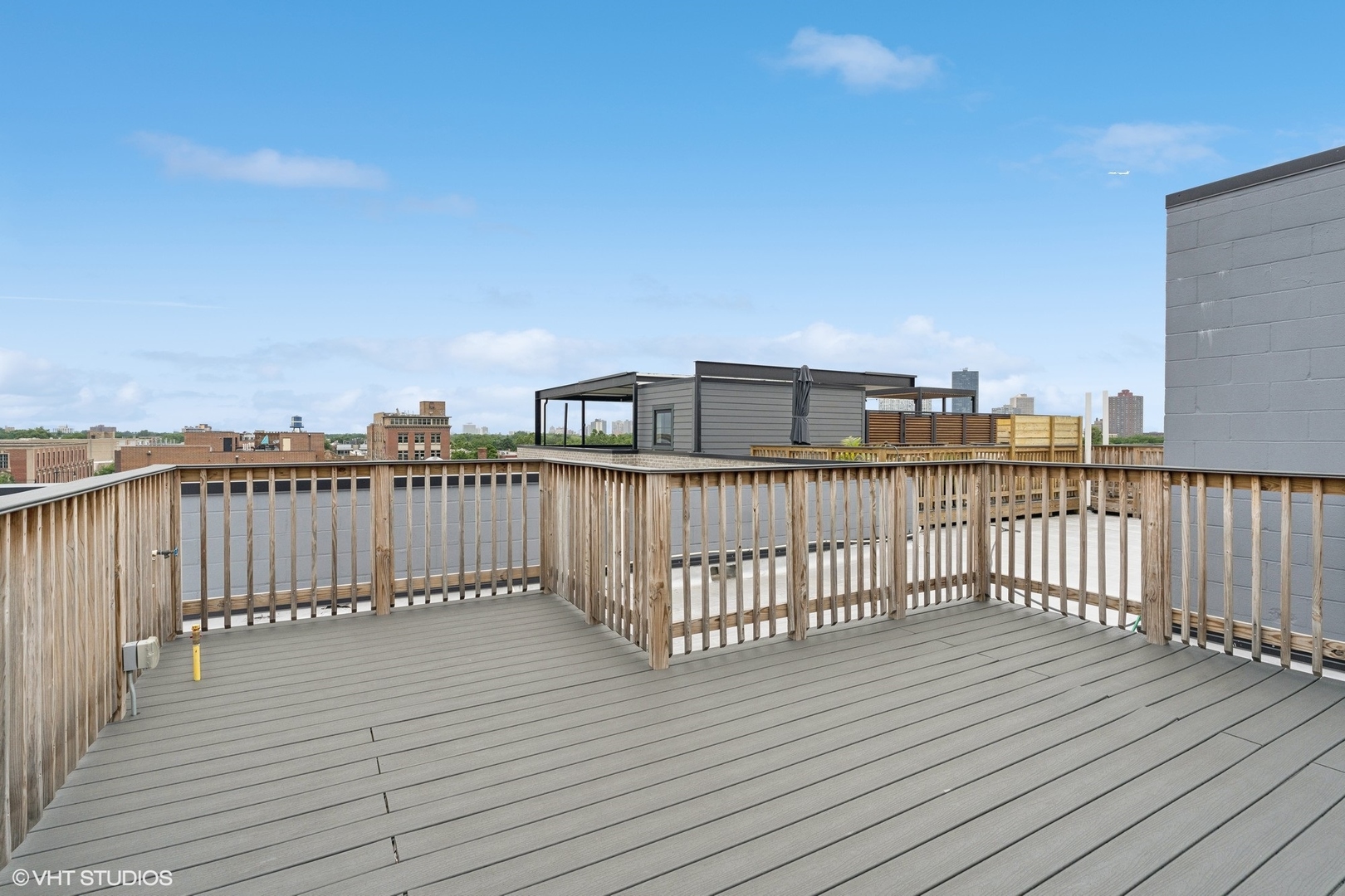 5015 N CLARK Street Unit: 301