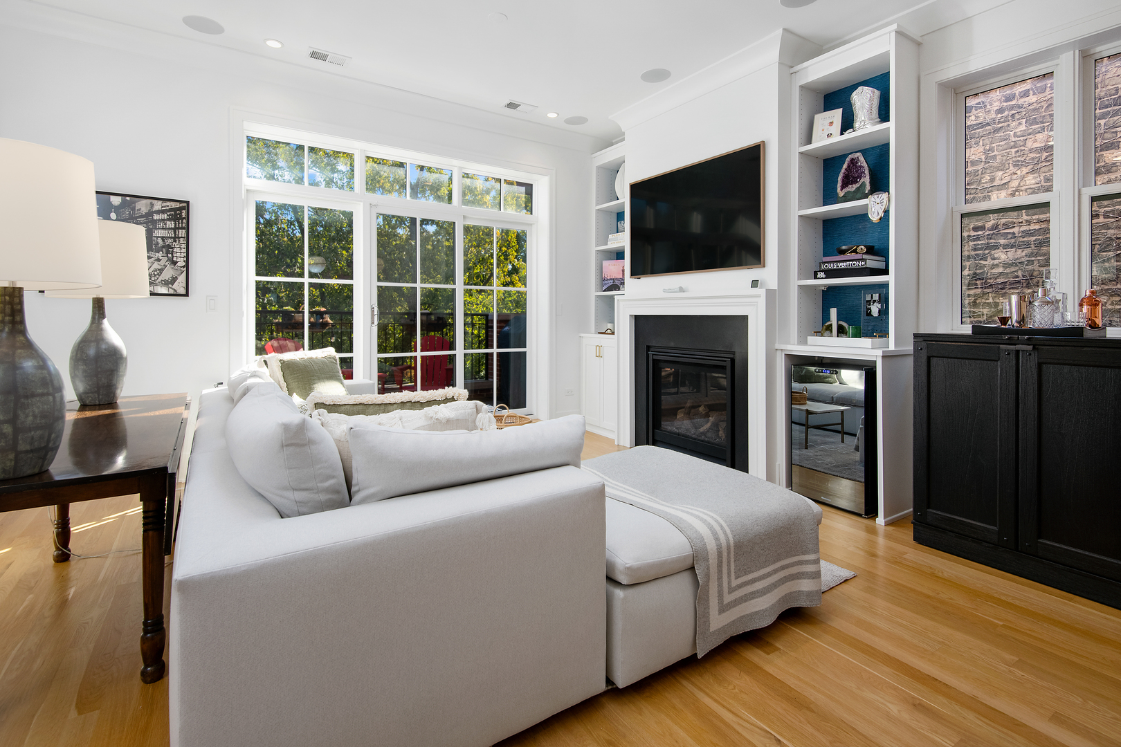 1900 N Sheffield Avenue Unit: 3S