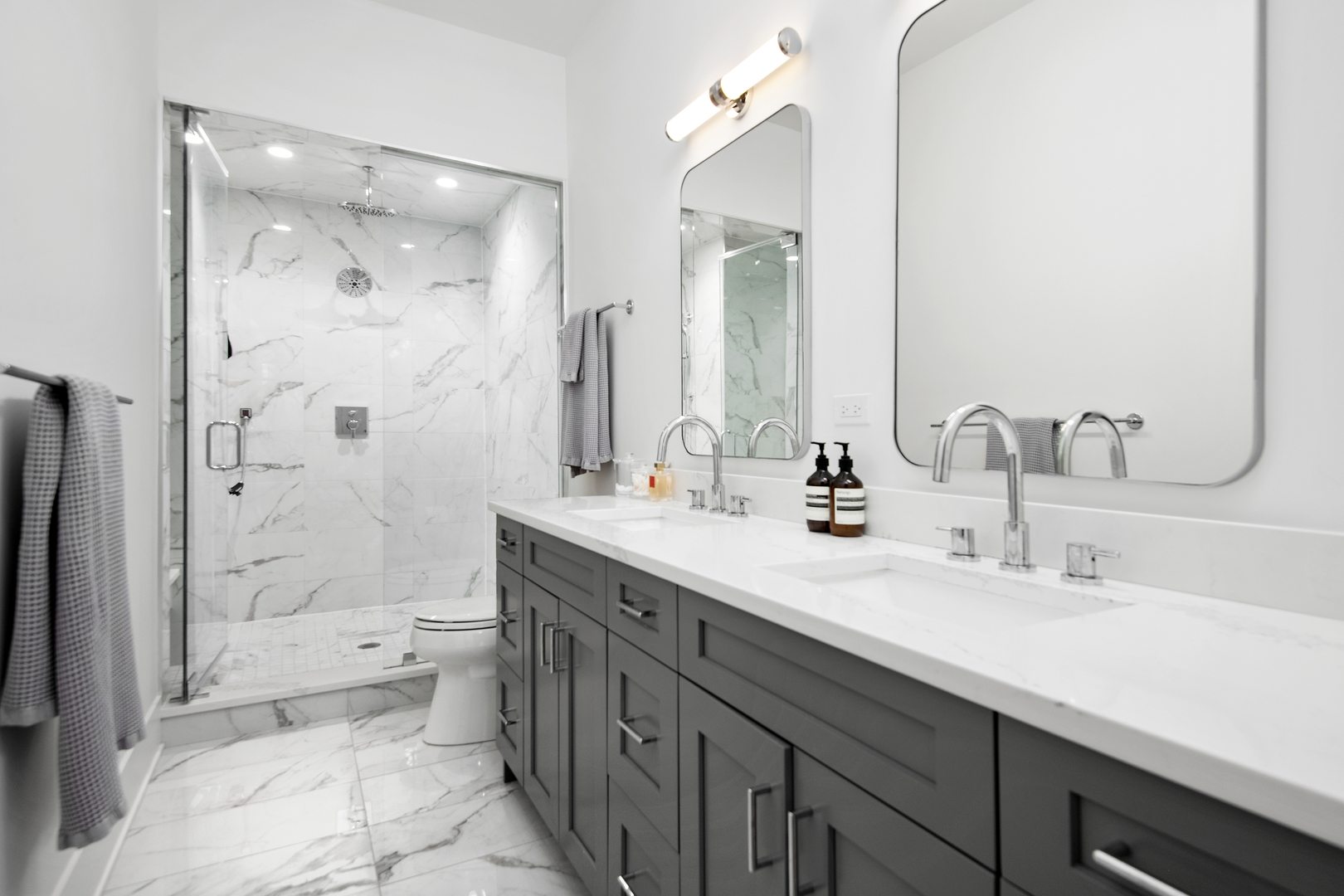 1900 N Sheffield Avenue Unit: 3S