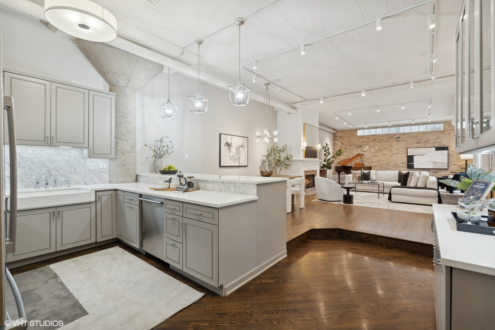 1158 W Armitage Avenue Unit: 202