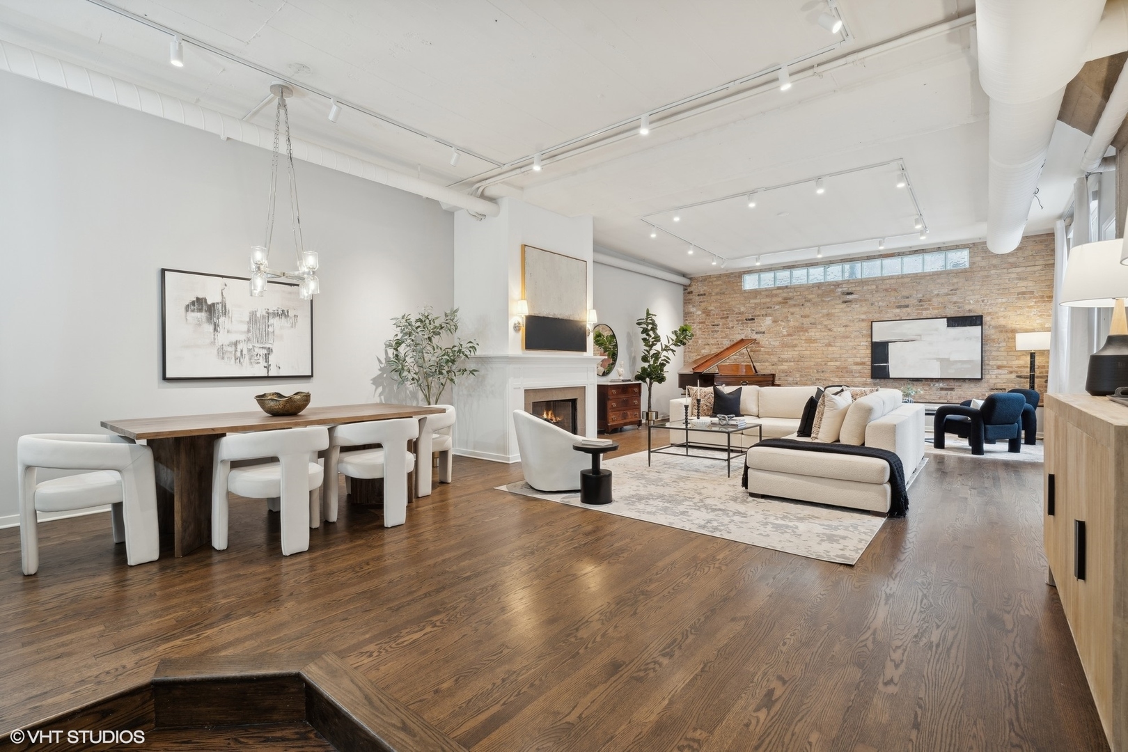 1158 W Armitage Avenue Unit: 202