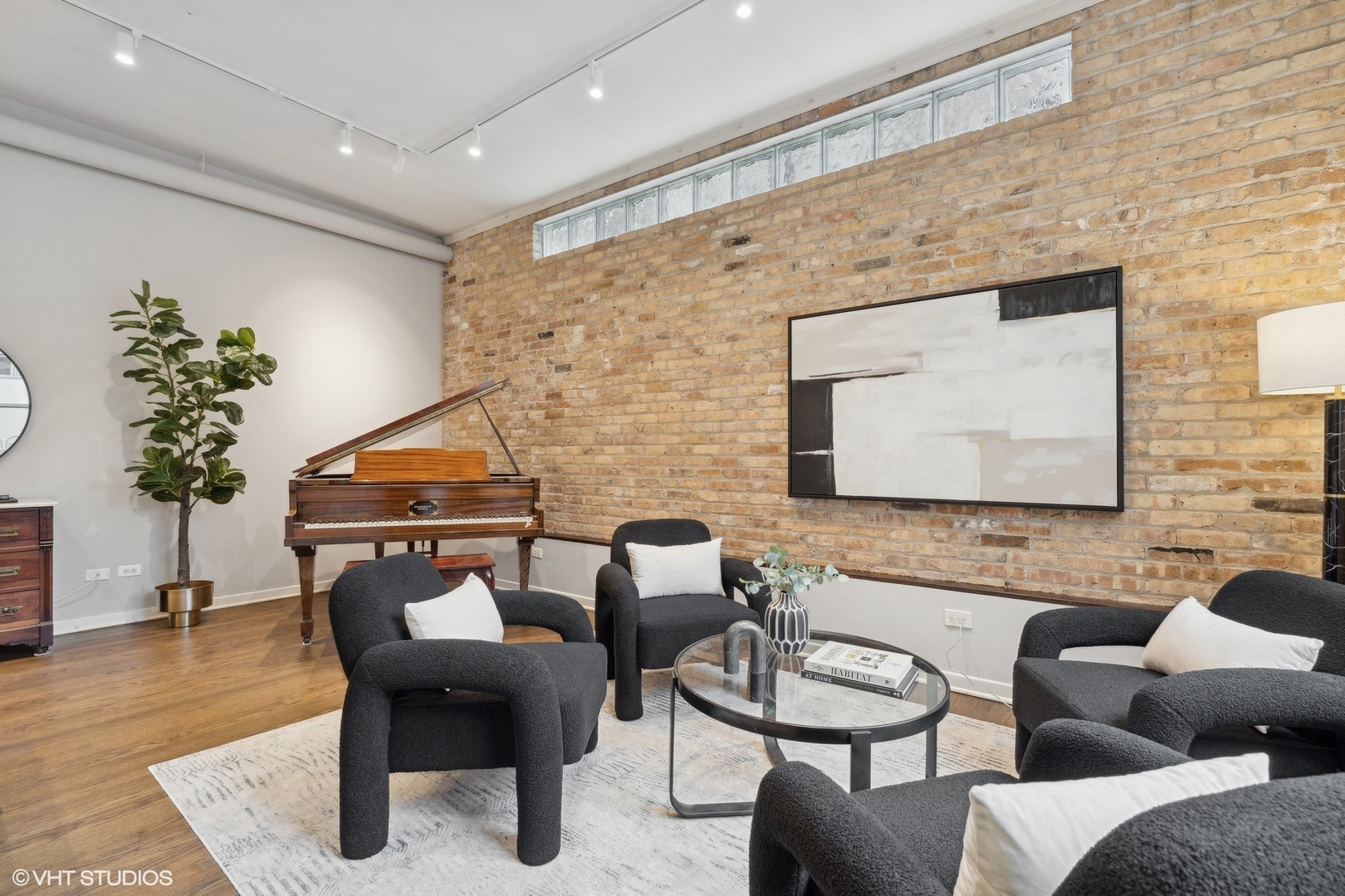1158 W Armitage Avenue Unit: 202