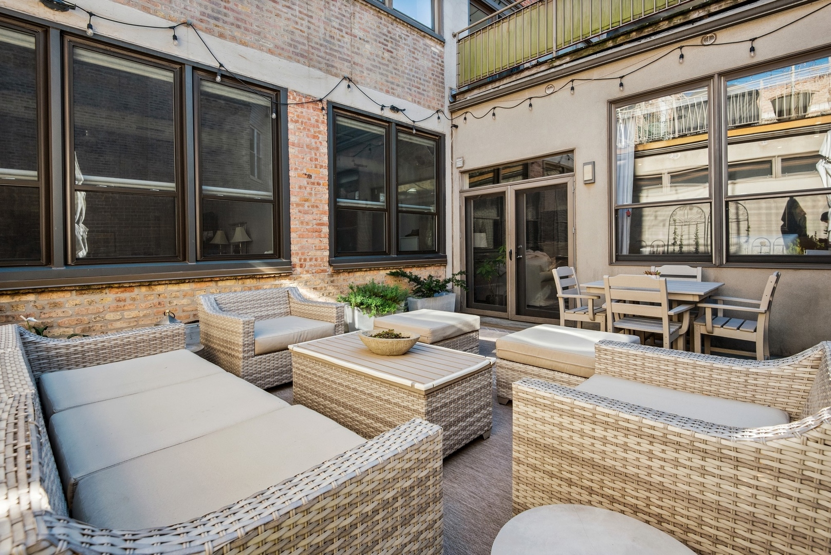 1158 W Armitage Avenue Unit: 202