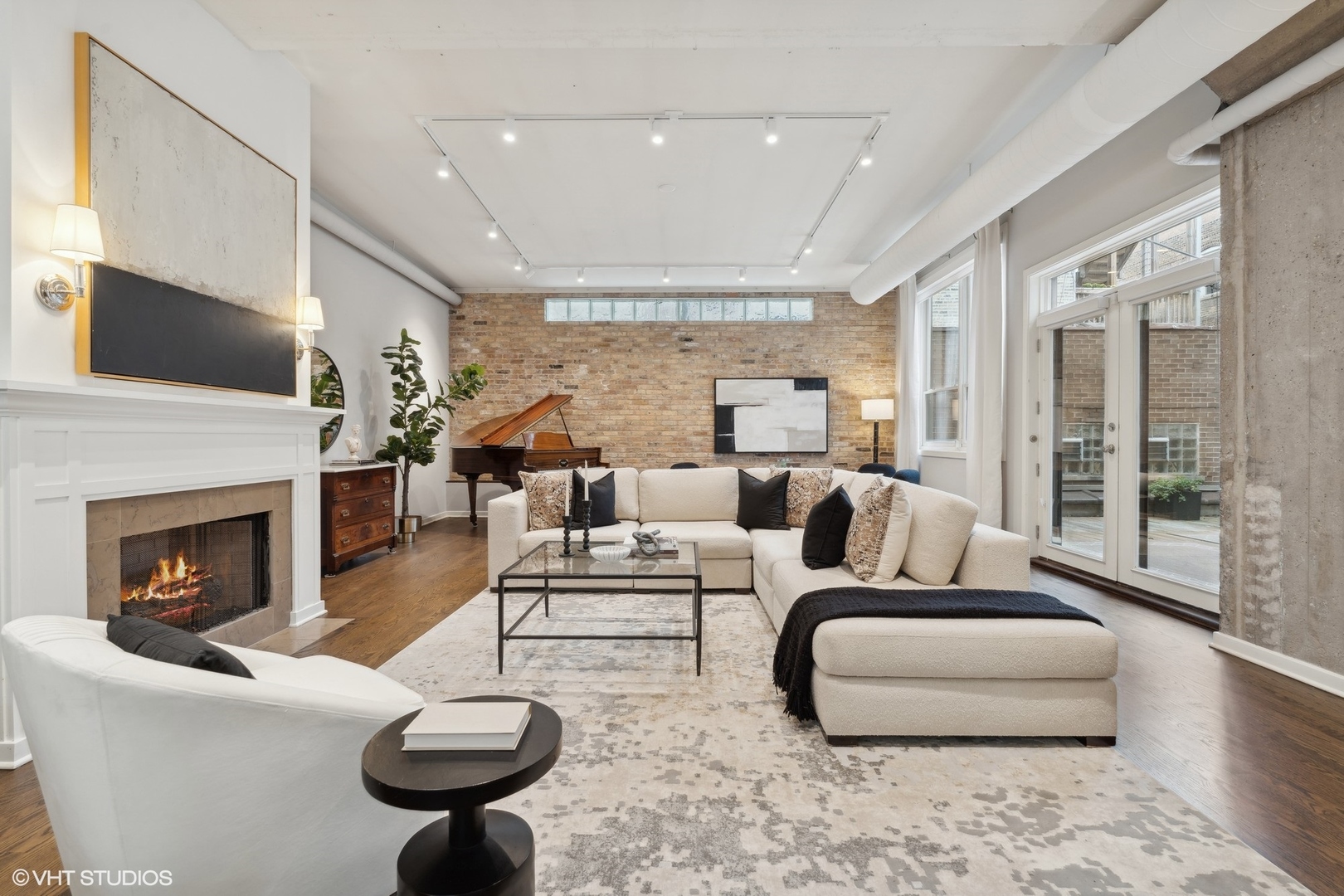 1158 W Armitage Avenue Unit: 202