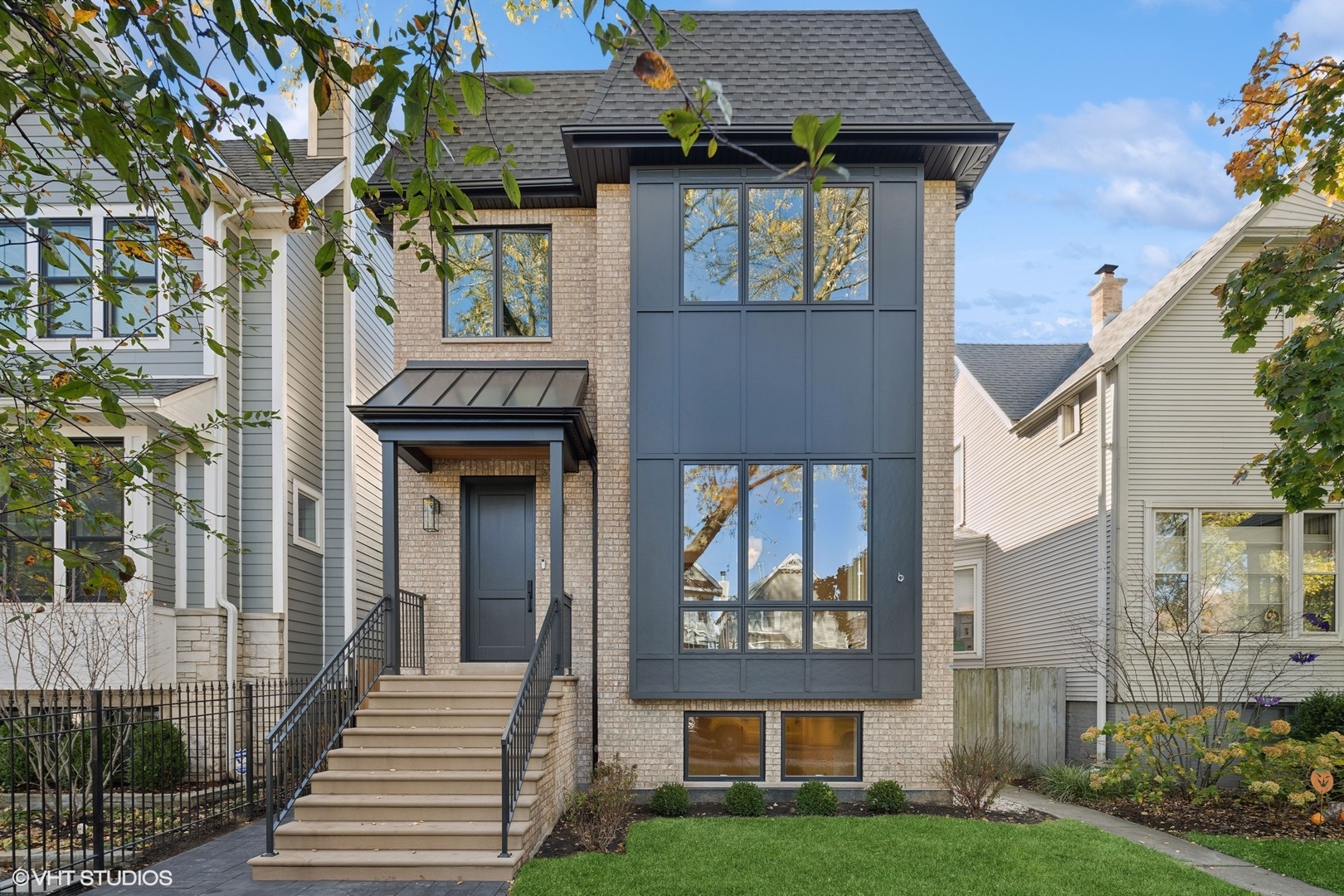 2115 W Waveland Avenue