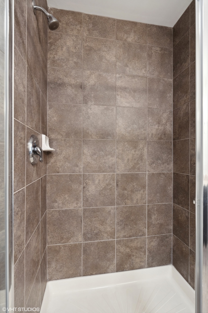 437 W Division Street Unit: 310