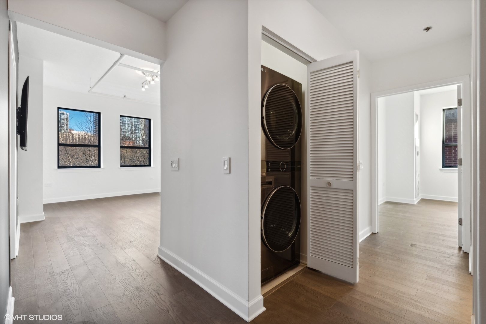437 W Division Street Unit: 310
