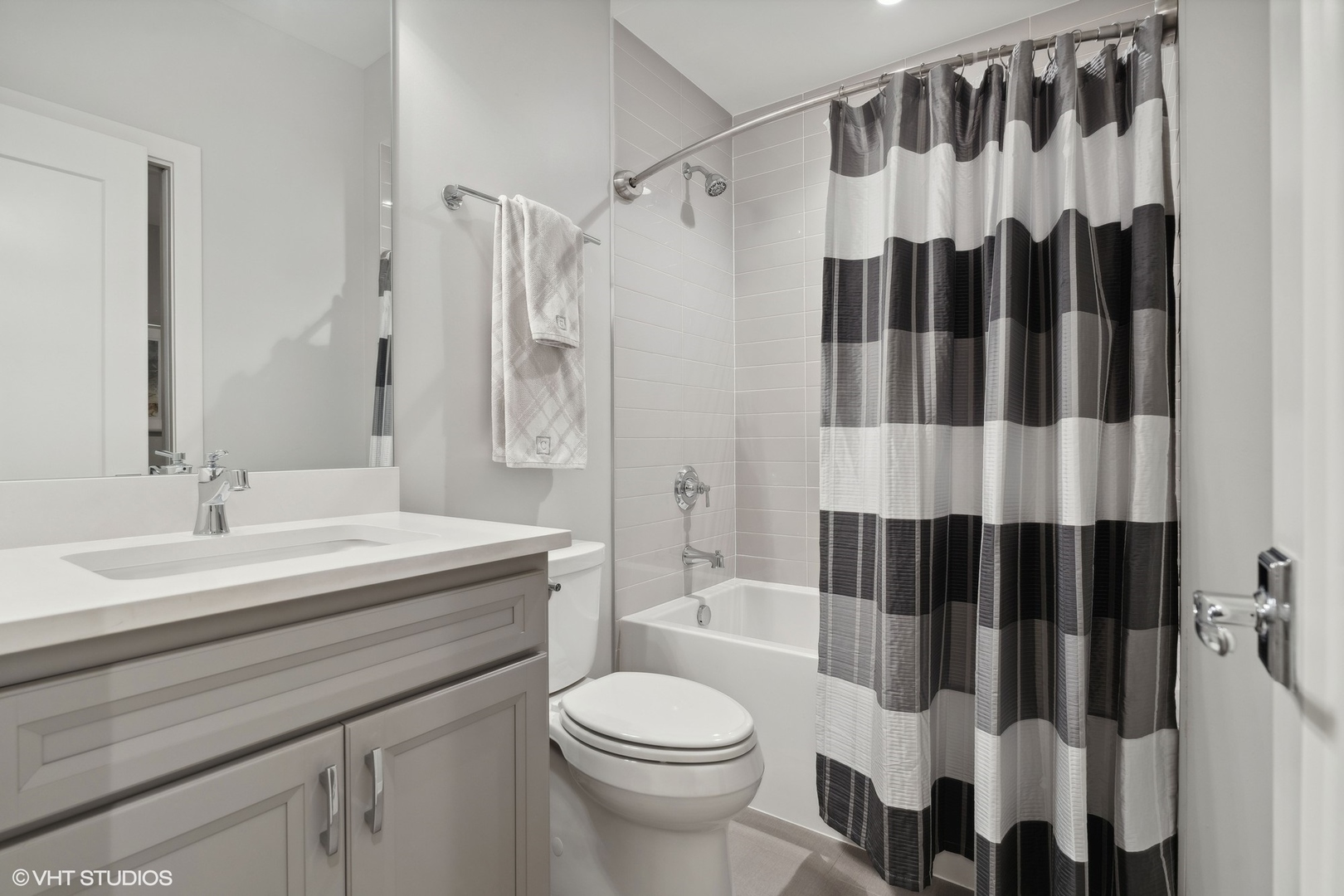 3844 N Damen Avenue Unit: 1