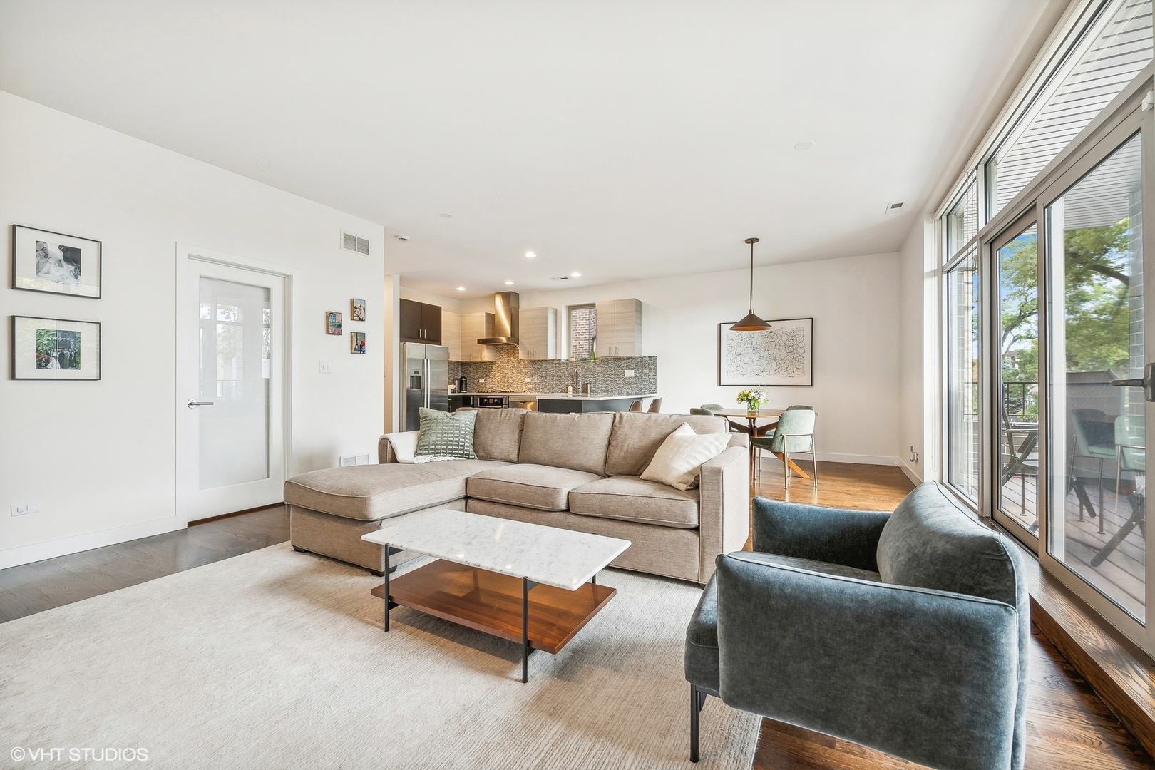 1640 N Rockwell Street Unit: 2A