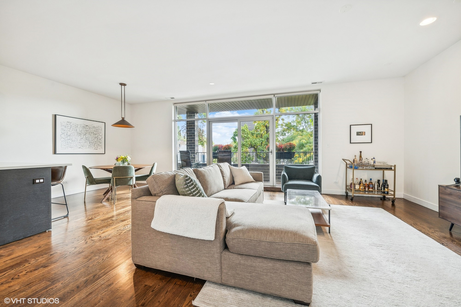1640 N Rockwell Street Unit: 2A