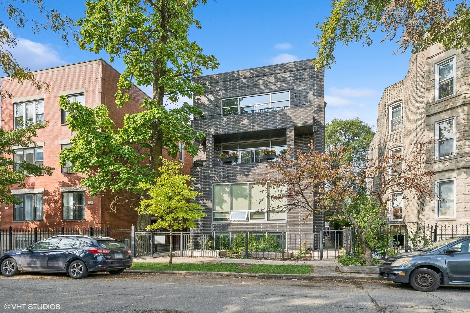 1640 N Rockwell Street Unit: 2A