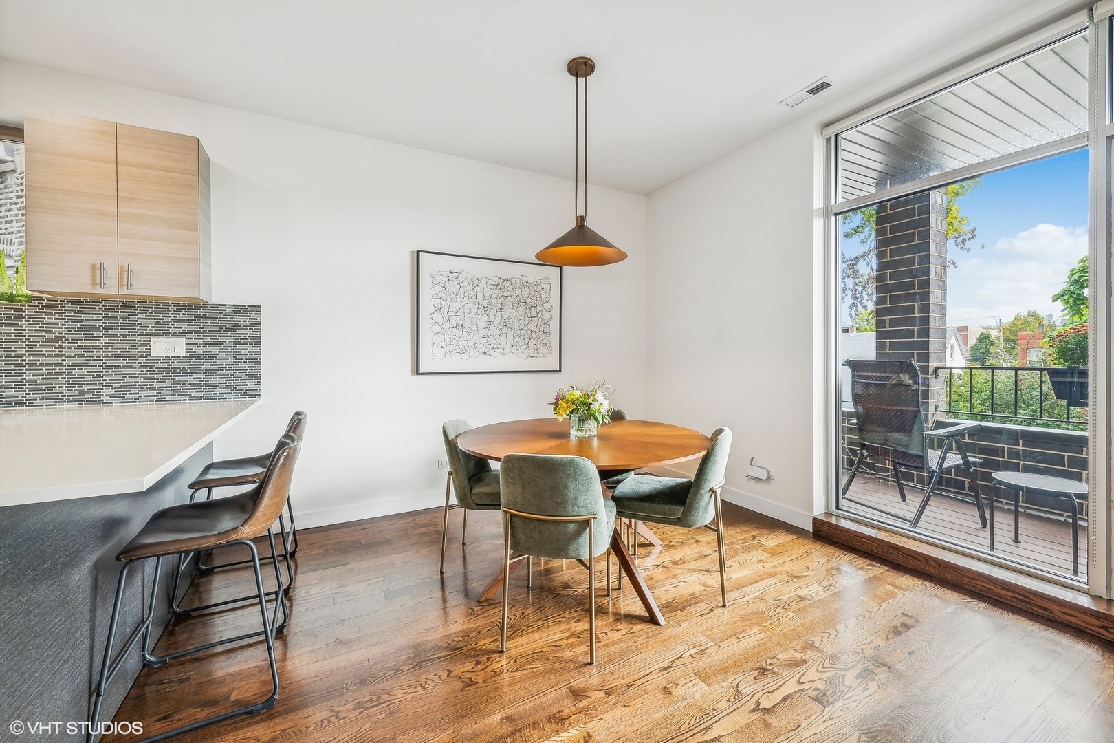1640 N Rockwell Street Unit: 2A