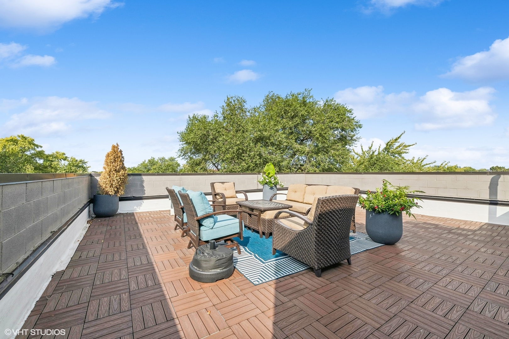 1640 N Rockwell Street Unit: 2A