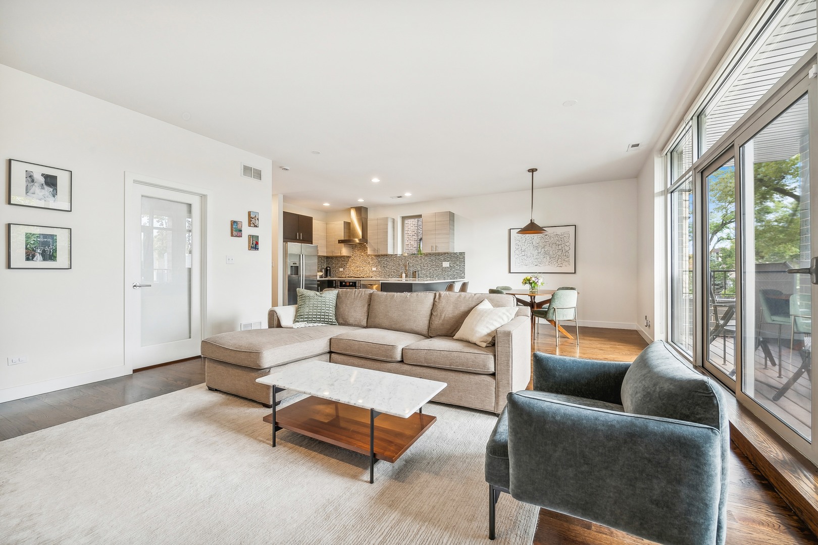 1640 N Rockwell Street Unit: 2A