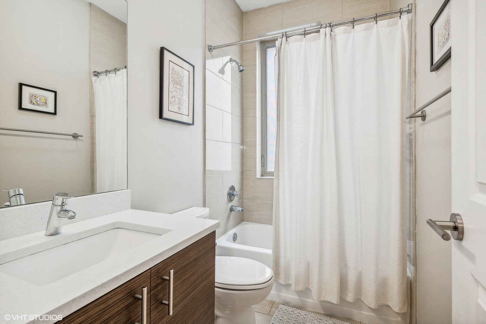 1640 N Rockwell Street Unit: 2A