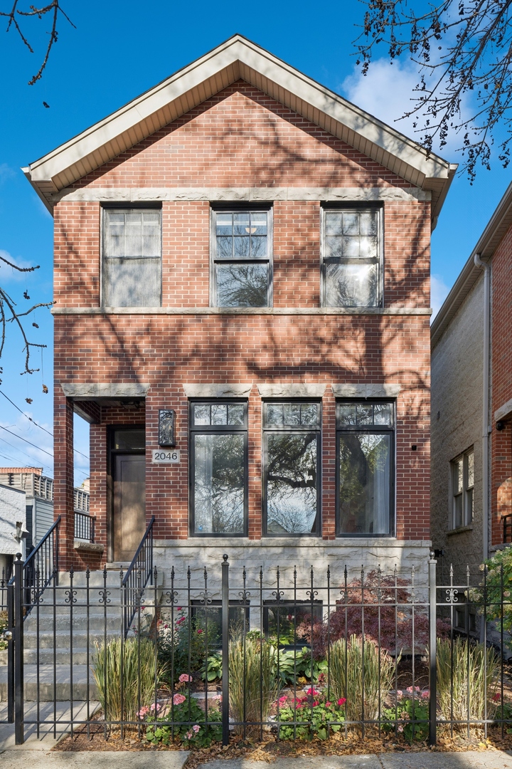 2046 W Cortland Street