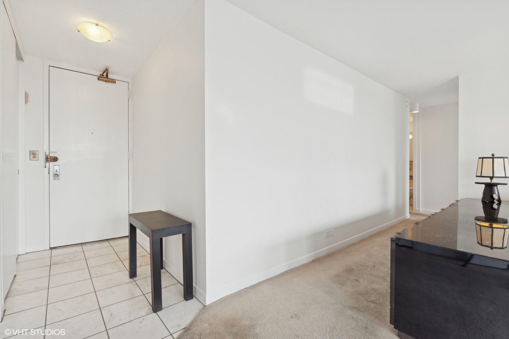2626 N Lakeview Avenue Unit: 1204